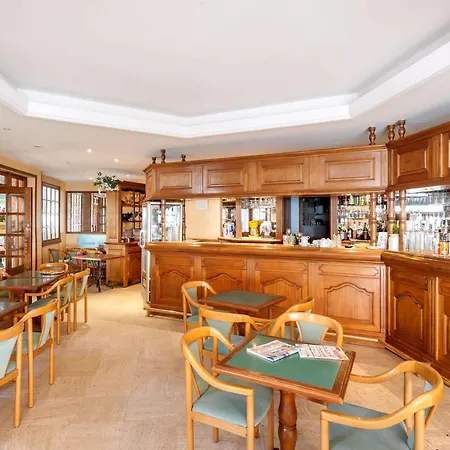 Logis Le Provencal Rest Les Mûriers 3*