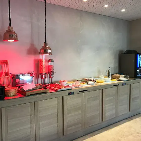 Le Provencal Logishotels Hotel 3*