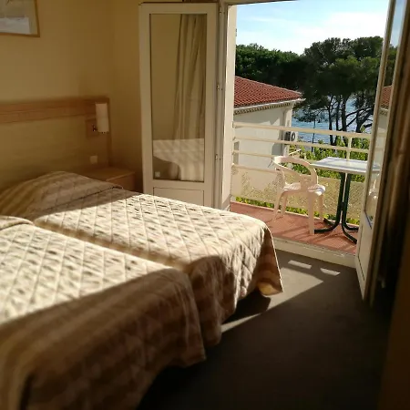 Logis Le Provencal Rest Les Mûriers Les Issambres