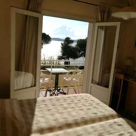 Logis Le Provencal Rest Les Mûriers 3*