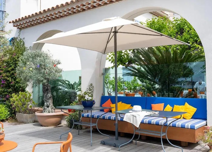 Le Provencal Logishotels Лес-Иссамбр