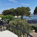 Hotel Logis Le Provencal Rest Les Muriers 3*