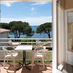 מלון Logis Le Provencal Rest Les Muriers לס איסאמברה