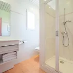 Logis Le Provencal Rest Les Muriers לס איסאמברה