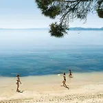 Logis Le Provencal Rest Les Muriers Hotel 3*