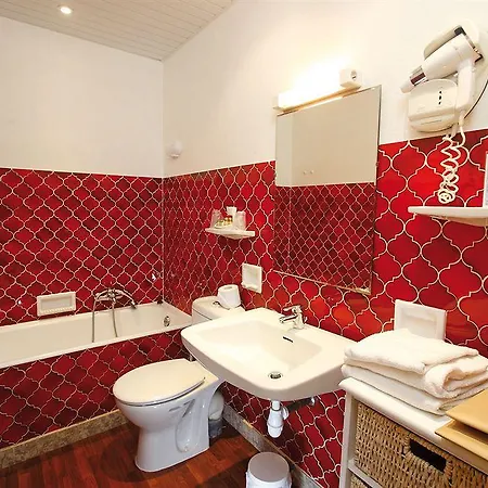 Logis Le Provencal Rest Les Muriers 3* Les Issambres