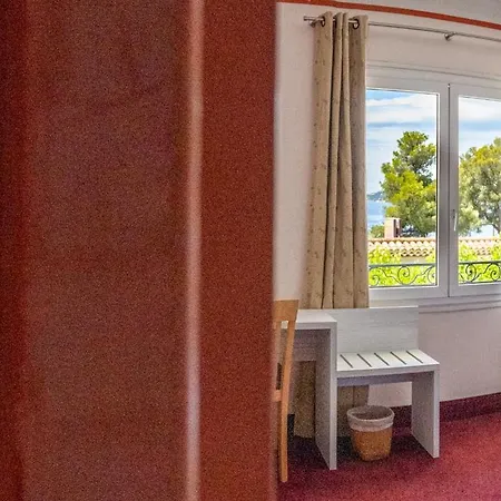 Logis Le Provencal Rest Les Muriers Hotel