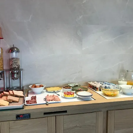 Logis Le Provencal Rest Les Muriers 酒店 3*