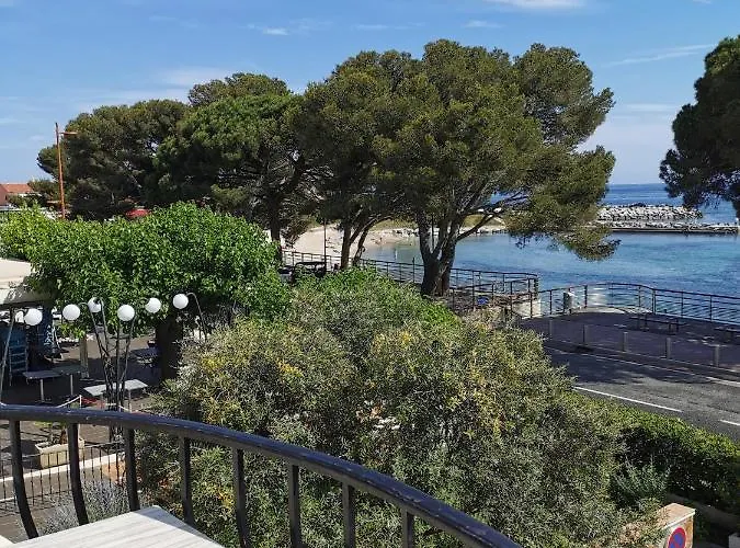 Hotel Logis Le Provencal 3*