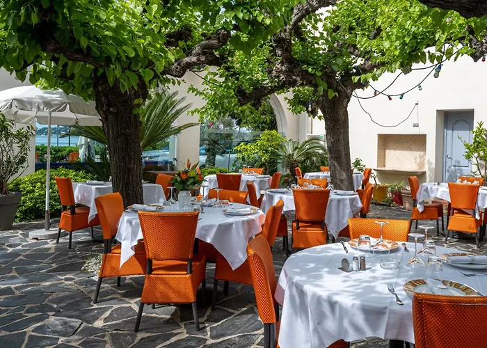 Le Provencal Logishotels Hotel 3*