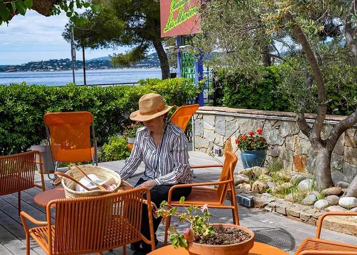 Logis Le Provencal 3*