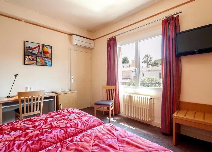 Le Provencal Logishotels Hotel 3*